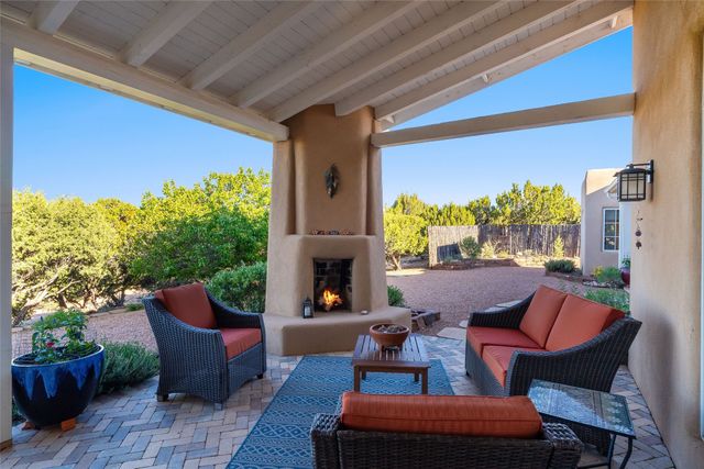 107 Paseo del Conejo, Santa Fe, NM 87506