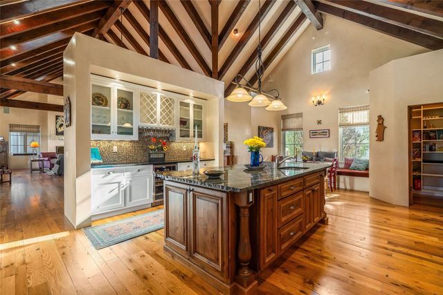 107 Paseo del Conejo, Santa Fe, NM 87506