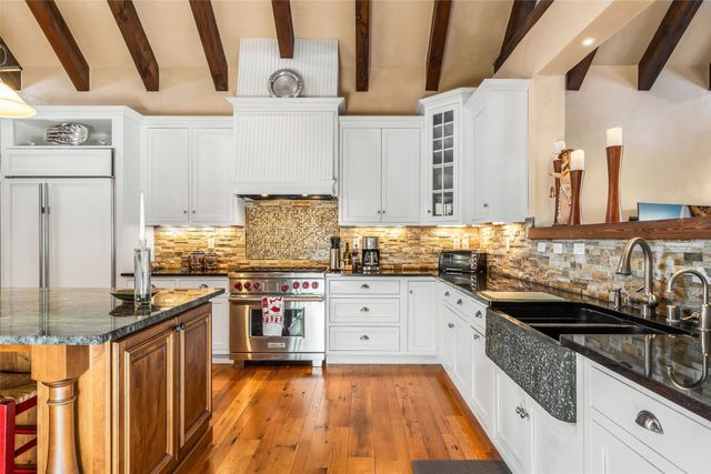 107 Paseo del Conejo, Santa Fe, NM 87506