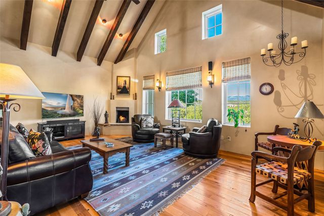 107 Paseo del Conejo, Santa Fe, NM 87506