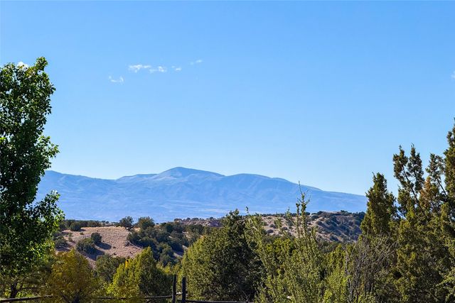 107 Paseo del Conejo, Santa Fe, NM 87506