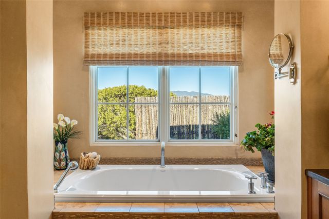 107 Paseo del Conejo, Santa Fe, NM 87506