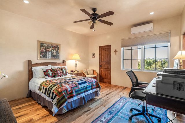107 Paseo del Conejo, Santa Fe, NM 87506