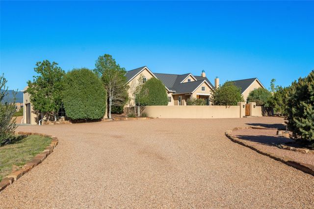 107 Paseo del Conejo, Santa Fe, NM 87506