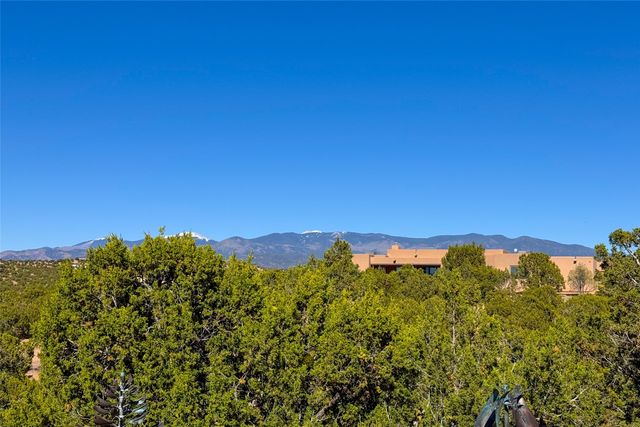 107 Paseo del Conejo, Santa Fe, NM 87506