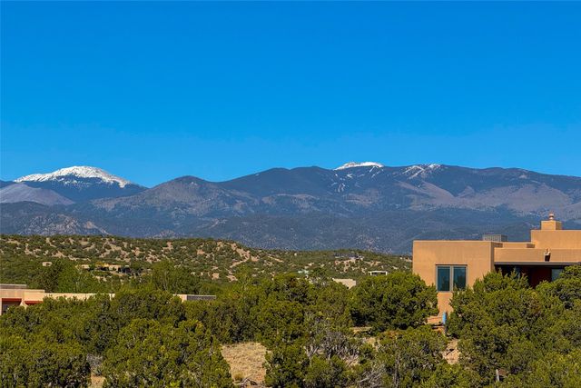 107 Paseo del Conejo, Santa Fe, NM 87506
