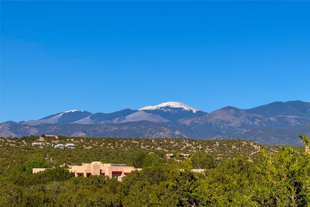 107 Paseo del Conejo, Santa Fe, NM 87506
