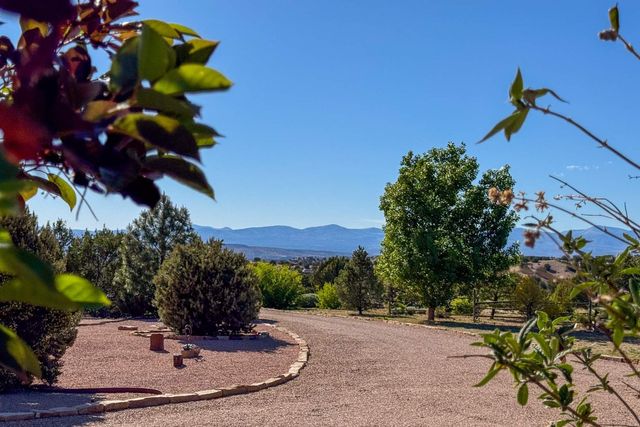 107 Paseo del Conejo, Santa Fe, NM 87506