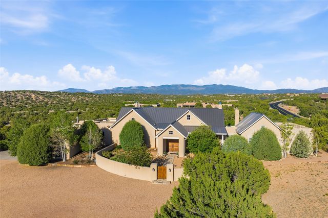 107 Paseo del Conejo, Santa Fe, NM 87506