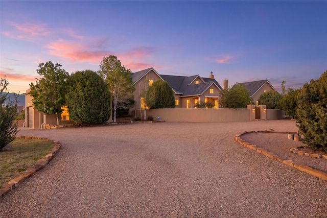 107 Paseo del Conejo, Santa Fe, NM 87506