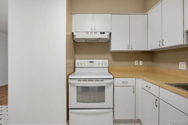 23650 Cottrell Street 18, Clinton Township, MI 48035