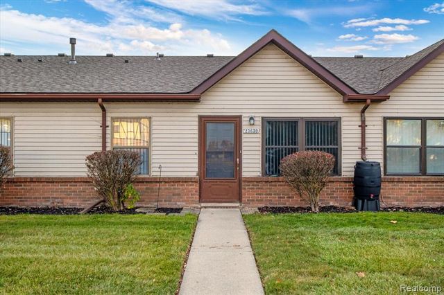 23650 Cottrell Street 18, Clinton Township, MI 48035
