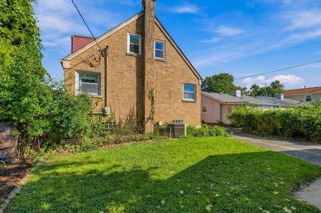 2916 S 9th Avenue, Broadview, IL 60155