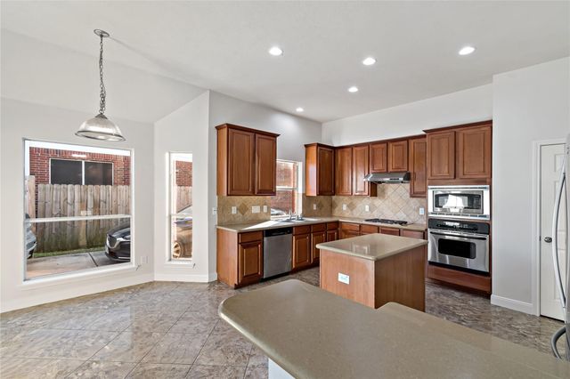 2607 Sunrise Harbor Lane, Pearland, TX 77584