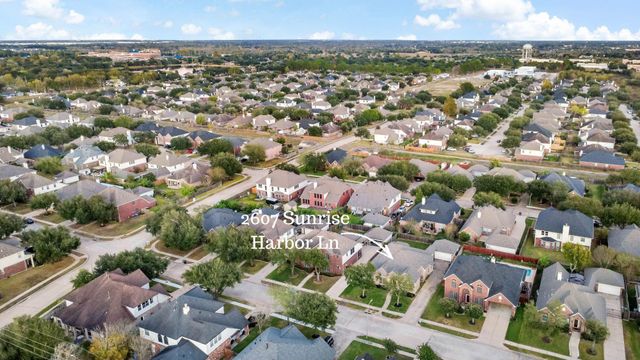 2607 Sunrise Harbor Lane, Pearland, TX 77584