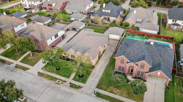 2607 Sunrise Harbor Lane, Pearland, TX 77584