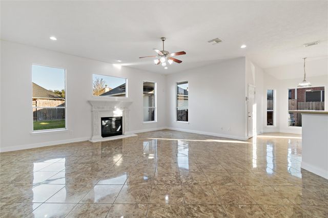 2607 Sunrise Harbor Lane, Pearland, TX 77584