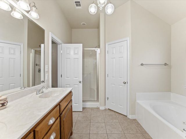 2209 Wells Fargo Court, Bridgeport, TX 76426