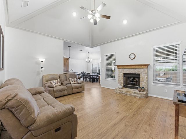 2209 Wells Fargo Court, Bridgeport, TX 76426