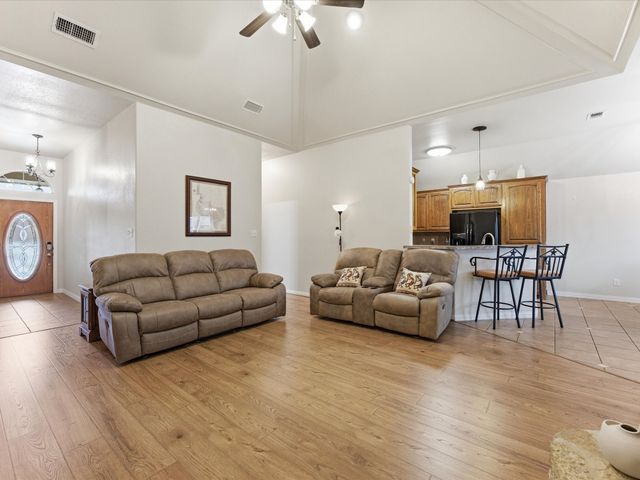 2209 Wells Fargo Court, Bridgeport, TX 76426