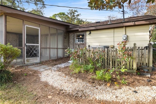 723 Dyches Drive, Savannah, GA 31406