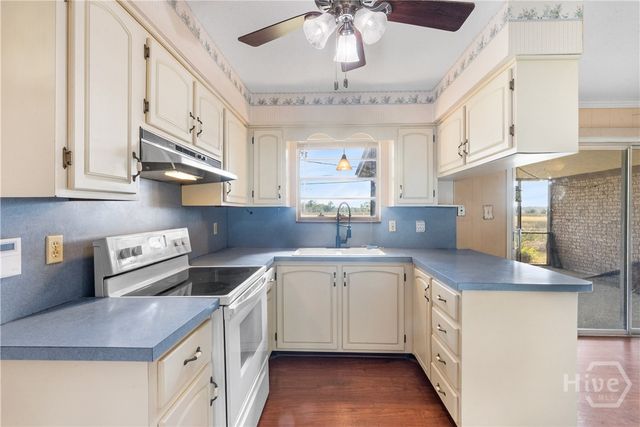 723 Dyches Drive, Savannah, GA 31406