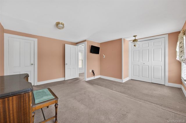 863 Woodbury Road, Woodbury, NY 11797