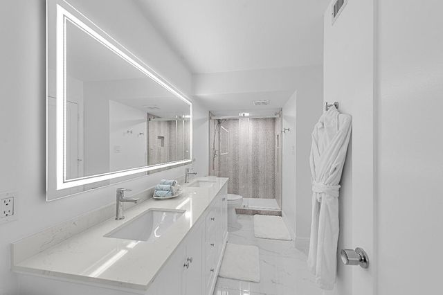 5380 N Ocean Drive 8c, Singer Island, FL 33404