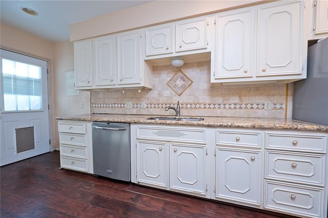 415 Center Dr, Corpus Christi, TX 78411