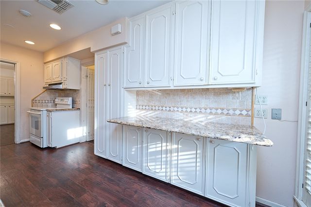 415 Center Dr, Corpus Christi, TX 78411