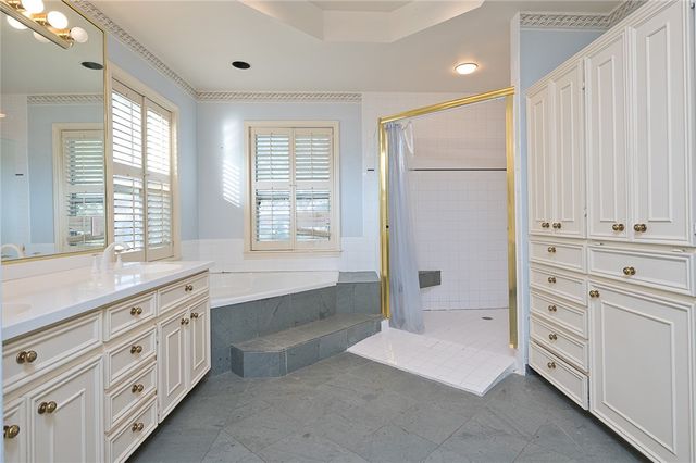 415 Center Dr, Corpus Christi, TX 78411