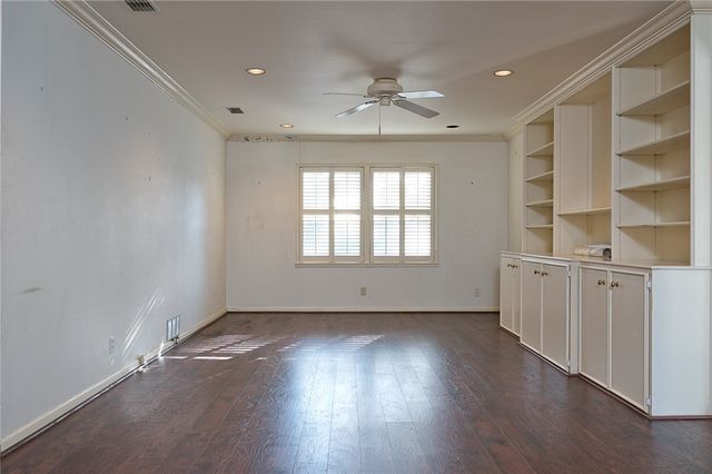 415 Center Dr, Corpus Christi, TX 78411