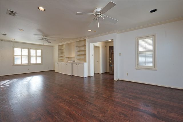 415 Center Dr, Corpus Christi, TX 78411