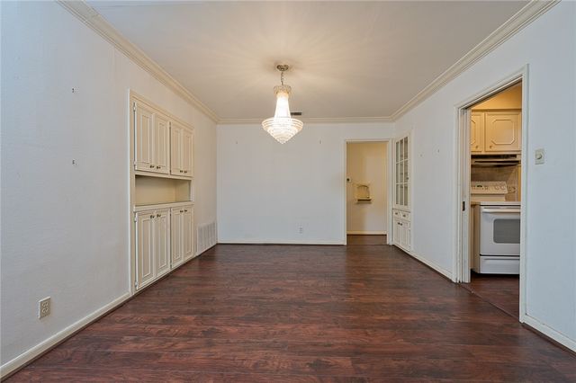 415 Center Dr, Corpus Christi, TX 78411