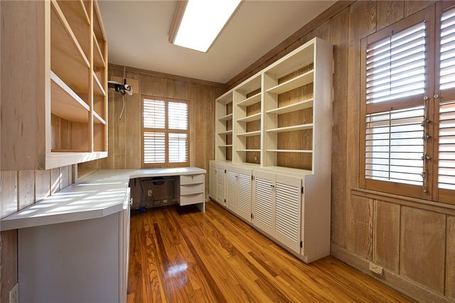 415 Center Dr, Corpus Christi, TX 78411