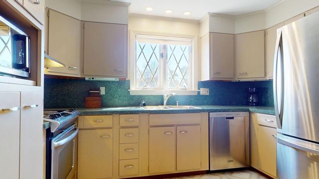 155 Witchwood Rd, Yarmouth, MA 02664