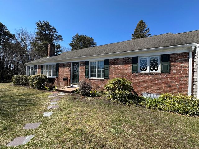 155 Witchwood Rd, Yarmouth, MA 02664