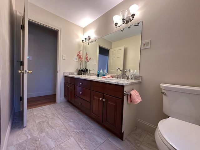 155 Witchwood Rd, Yarmouth, MA 02664