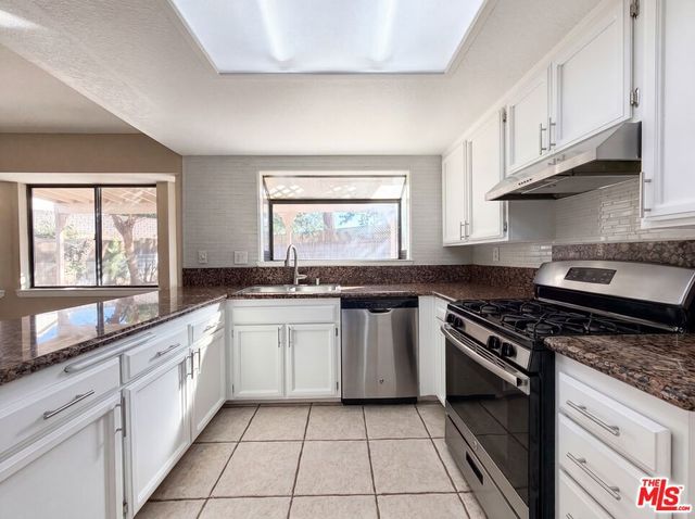 3164 Gingerwood Lane, Lancaster, CA 93536