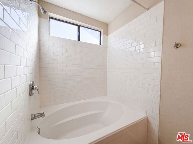 3164 Gingerwood Lane, Lancaster, CA 93536