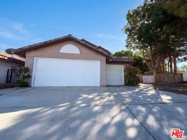 3164 Gingerwood Lane, Lancaster, CA 93536