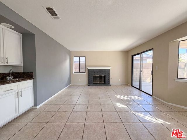 3164 Gingerwood Lane, Lancaster, CA 93536
