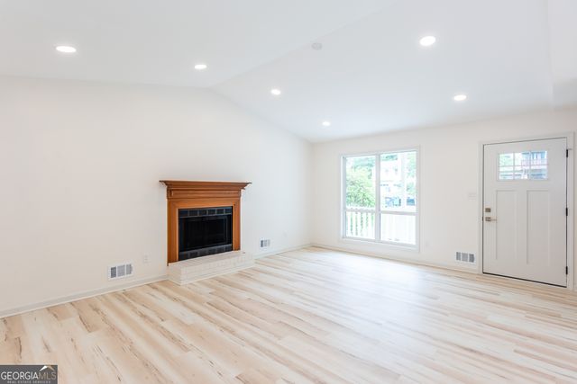 3960 Rocmar Drive, Snellville, GA 30039