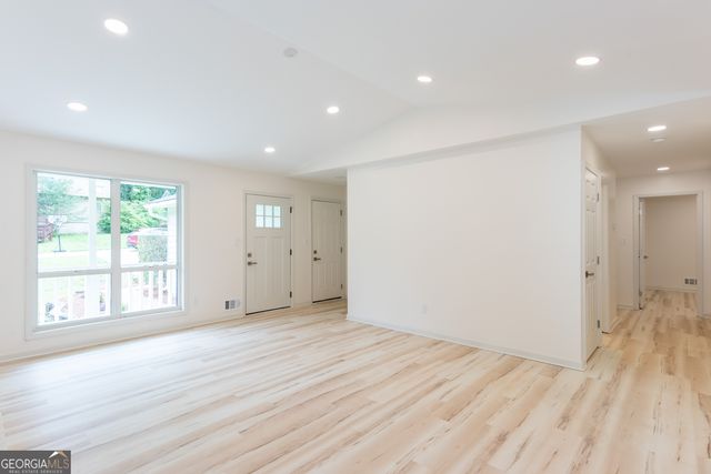 3960 Rocmar Drive, Snellville, GA 30039