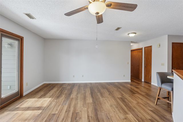 401 SE Delaware Avenue 306, Ankeny, IA 50021