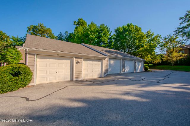 10521 McMeekin Ln 208, Louisville, KY 40223