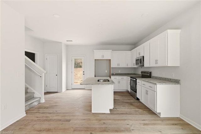 2512 Machine Street, Winston-salem, NC 27105