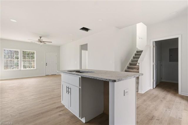 2512 Machine Street, Winston-salem, NC 27105