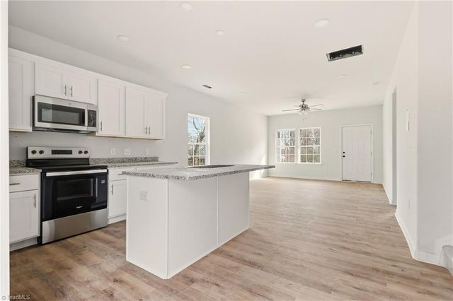 2512 Machine Street, Winston-salem, NC 27105