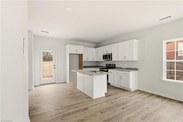 2512 Machine Street, Winston-salem, NC 27105